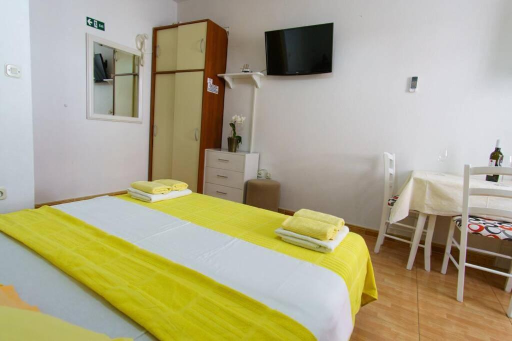 Lovely Studio Apartment For 2 Free Private Parking Makarská Exteriér fotografie