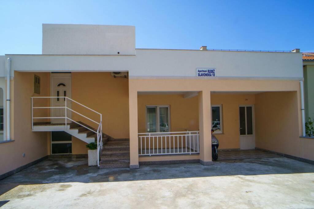 Lovely Studio Apartment For 2 Free Private Parking Makarská Exteriér fotografie